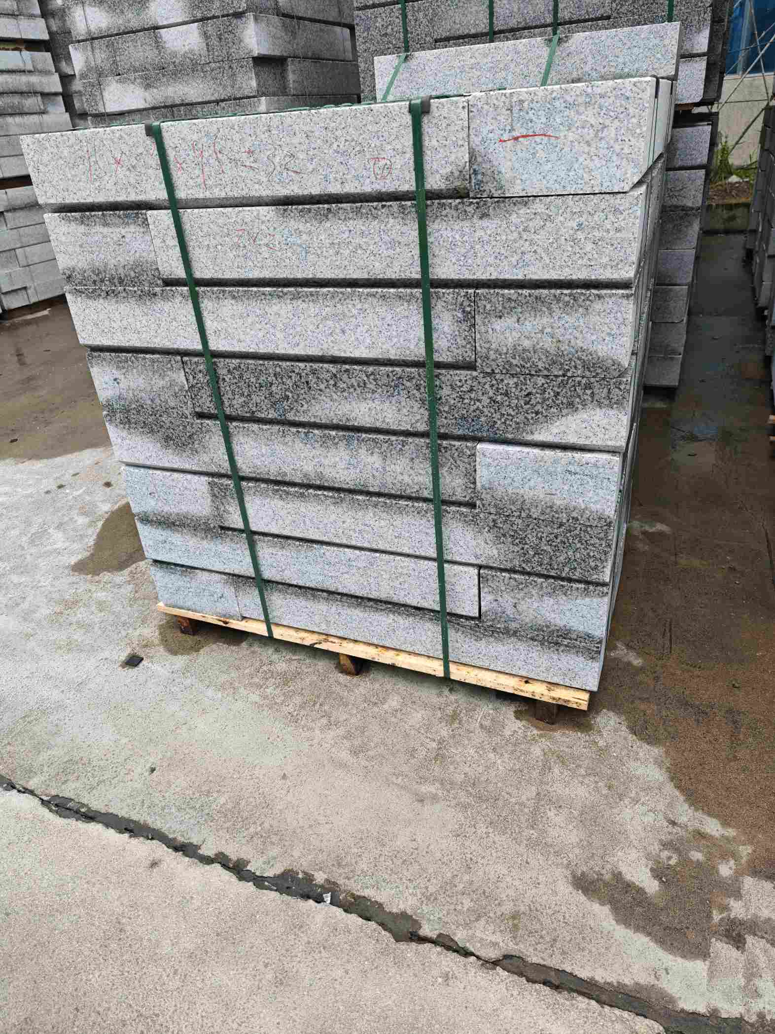 海口芙蓉白路牙石，马路牙子